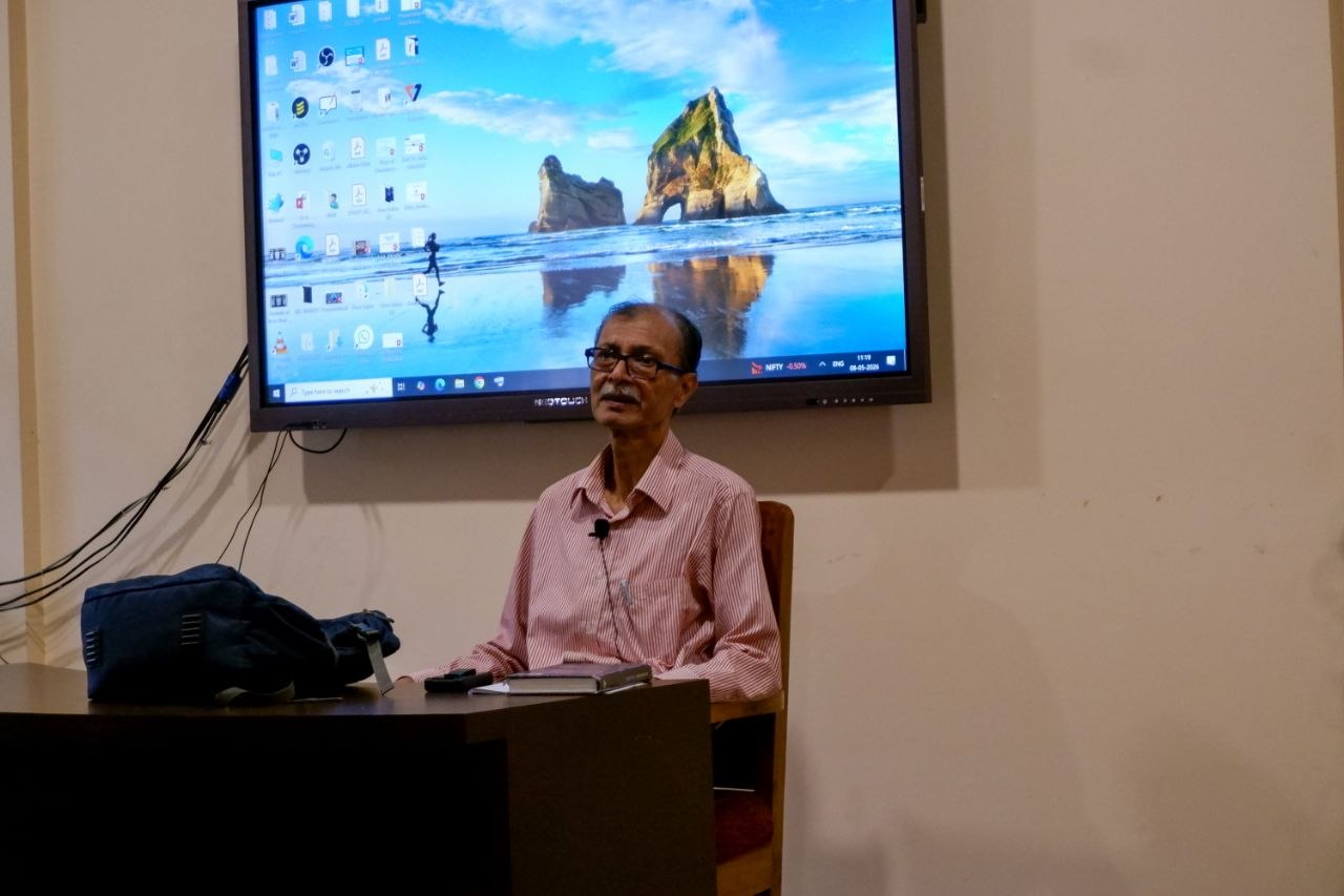 Dr. Bidyut Baran Chaudhuri conducting Days 1–2 of the MT Workshop